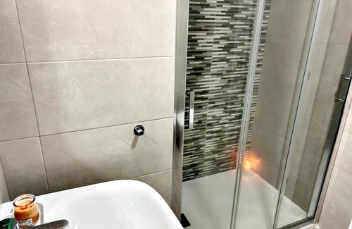 Sabaris Apartment | Holibai, Bon Xeito, Moderno y Cómodo Apartamento