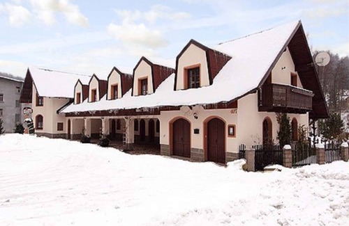 Desna Apartment | Holiday apartment with an outdoor pool and WiFi
