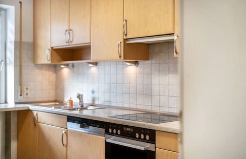 Koenigsfeld im Schwarzwald Apartment | Holiday apartment 'Naturzeit' with winter garden, balcony and large communal garden
