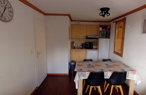 Besse-et-Saint-Anastaise Apartment | Holiday Apartment 'Le Maevan' with Mountain View, Shared Pool & Wi-Fi