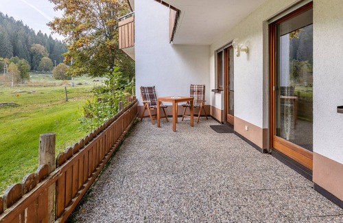 Blasiwald Apartment | Holiday Apartment "Ruheoase" with Private Terrace and Wi-Fi