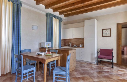 Desenzano del Garda Apartment | Holiday apartment with lake view, air conditioning, WiFi and pool