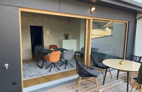 Gmuend in Kaernten Apartment | Holiday Apartment "Gasthof Alte Post - Top 8 Kapitän" with Mountain View & Wi-Fi