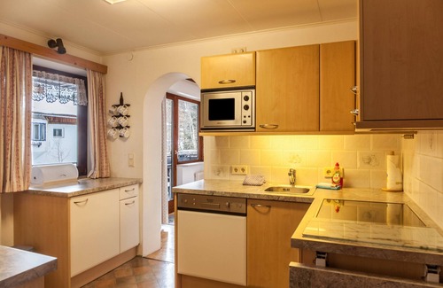 Seefeld in Tirol Apartment | Holiday Apartment "Haus Excelsior Top 21" with Mountain View, Balcony & Wi-Fi