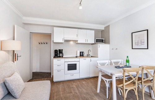 Ortsmitte Apartment | Holiday Apartments Löwenstein FeWo 3 with Private Terrace, Shared Garden and Wi-Fi