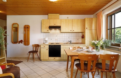 Deggenhausertal Apartment | Holiday Apartment 2 on “Wagenberg” Farm with Mountain View, Wi-Fi, Balcony & Garden