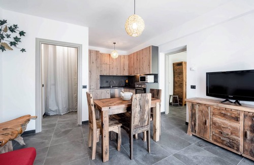 Casarza Ligure Apartment | Holiday Apartment "Villa Lice - Sciacchetrà" with Mountain View, Shared Garden & Wi-Fi