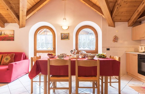 Cogolo Apartment | Holiday Apartment "Bamby - Vioz" with Balcony, Garden & Mountain View