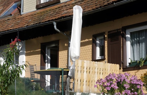 Triberg im Schwarzwald Apartment | Holiday Apartment '1' with Mountain View, Shared Garden and Wi-Fi