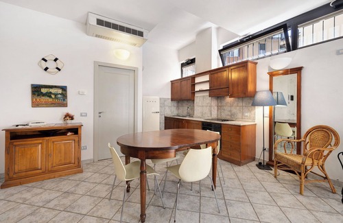 Varigotti Apartment | Holiday Apartment '4 Mehari with Private Garden, A/C & Wi-Fi