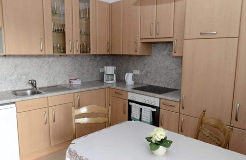 Obervellach Apartment | Holiday Apartment "Bergzauber Mit Bergblick" with Mountain View, Balcony & Wi-Fi