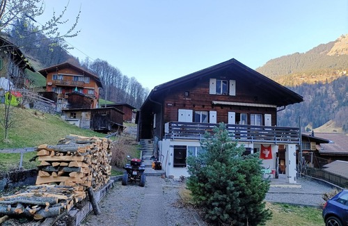 Lauterbrunnen Condo | (Holiday apartment Vreneli) Chalet in the Gässli, 1- 3 persons