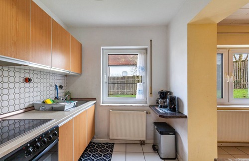 Wernborn Apartment | Holiday Apartment 'Hildegard' with Shared Garden and Wi-Fi