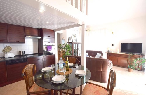 Pinezici Apartment | Holiday apartment with sea view