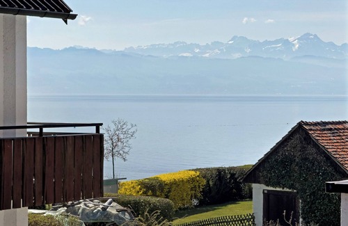 Langenargen Apartment | Holiday Apartment in the "Gästehaus Heinemann" directly on Lake Constance
