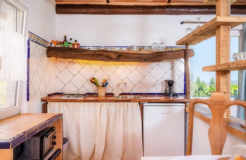 Son Macia House | Holiday Apartment "Individual Guesthouse Mallorca" with Mountain View, Communal Pool and Wi-Fi