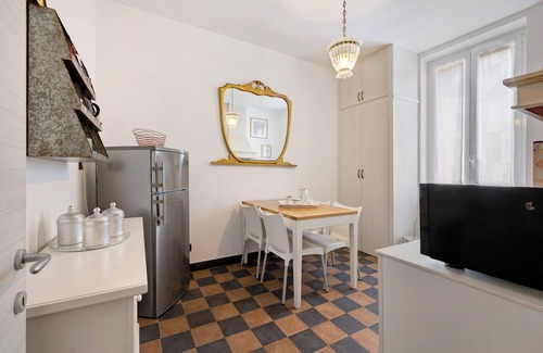 Finale Ligure Apartment | Holiday Apartment '4 Passi Mare' with Balcony, A/C & Wi-Fi