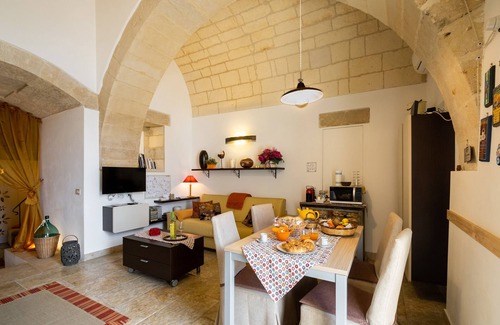 Muro Leccese House | Holiday Apartment "Suite Psema" with A/C & Wi-Fi