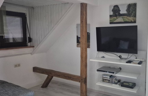 Augsfeld Apartment | Holiday Apartment 'Jasmin' with Wi-Fi