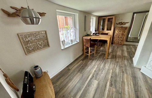 Melsungen Apartment | Holiday Apartment 'Kalle' with Balcony and Wi-Fi