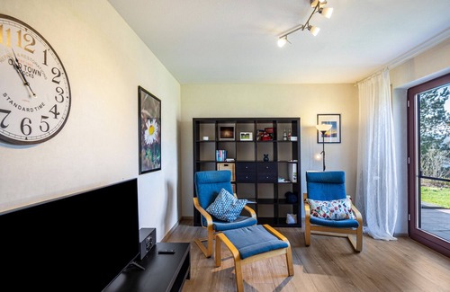 Kirchheim Apartment | Holiday Apartment "Kirchheim" with Private Terrace, Private Garden and Wi-Fi