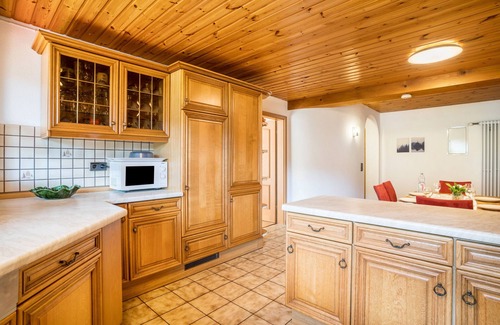 Wolfach - Saint Roman Apartment | Holiday Apartment "Klausenhansenhof" with Shared Terrace and Wi-Fi