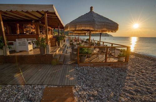 Chiesiola House | Holiday Apartment "orchidea" With Swimming Pool and Private Beach