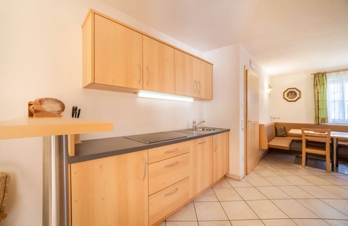 Racines Apartment | Holiday Apartment "Parigger Apt Zirbe" with Private Balcony, Shared Garden and Wi-Fi