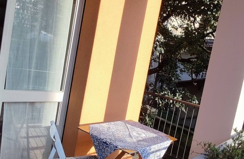 Ispra Apartment | Holiday Apartment "Residenza Gaia" by the Lake with Garden