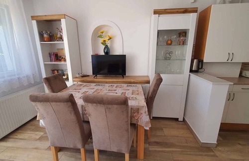 Zamardi Apartment | Holiday apartment right on Lake Balaton and on the beach promenade with a lake view