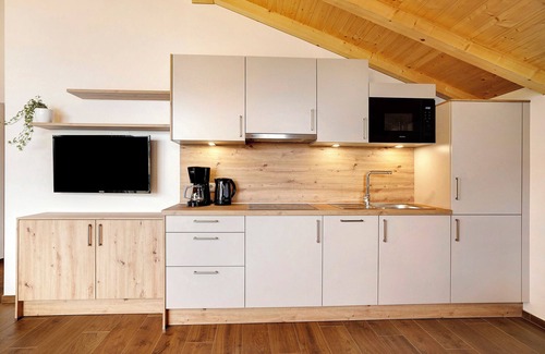 Lagundo Apartment | Holiday Apartment "Rosenblick" with Mountain View, Terrace, Balcony & Garden