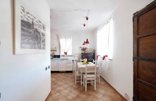 Arcola Apartment | Holiday Apartment "Rosadimaggio Camelia" with Garden & Wi-Fi
