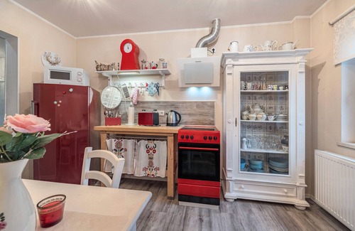 Holzminden Apartment | Holiday Apartment "Solling-Lounge" with Shared Garden, Balcony and Wi-Fi