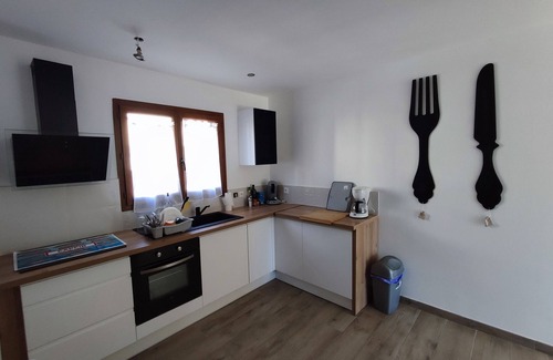 Formigueres Apartment | Holiday Apartment "T2 Parking À Formiguères" with Mountain View & Private Terrace