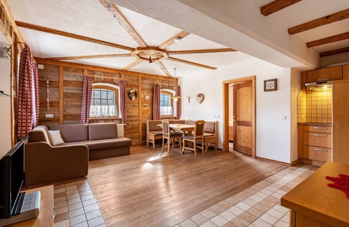 Sarentino Apartment | Holiday Apartment "Thomasegg Hof Linde" with Mountain View, Shared Garden & Wi-Fi