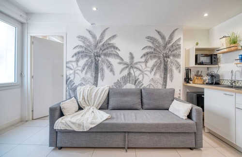 Toulouse East Apartment | Holiday Apartment "Toulouse Gare Et Métro 3mn À Pied" with Wi-Fi