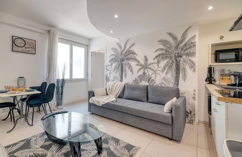 Toulouse East Apartment | Holiday Apartment "Toulouse Gare Et Métro 3mn À Pied" with Wi-Fi
