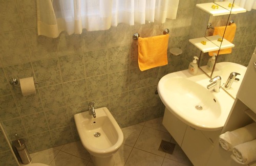 Muline Apartment | Holiday apartment Ugljan (Ort) for 1 - 4 persons with 2 bedrooms - Row house