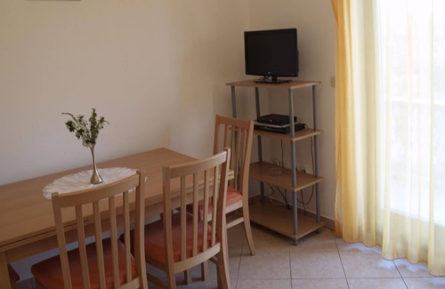 Muline Apartment | Holiday apartment Ugljan (Ort) for 1 - 4 persons with 2 bedrooms - Holiday apartment in one or multi