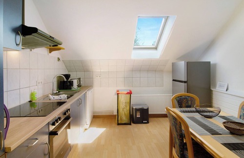 Esens Apartment | Holiday Apartment "Villa Fokken Steuermannsquartier" with Shared Garden & Wi-Fi
