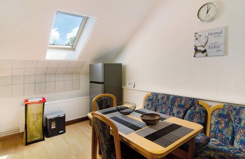 Esens Apartment | Holiday Apartment "Villa Fokken Steuermannsquartier" with Shared Garden & Wi-Fi