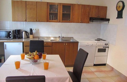 Marsici Apartment | Holiday apartment with garden for common use