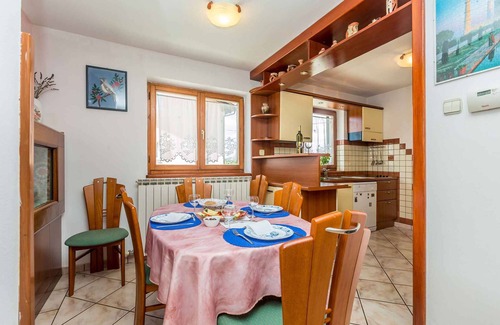 Sarsoni Apartment | Holiday apartment with garden and sauna