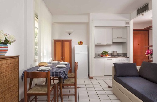 Alba Apartment | Holiday apartment with balcony and air conditioning