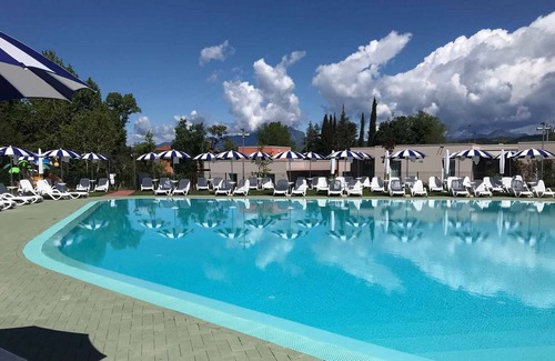 Cisano Apartment | Holiday apartment with outdoor pool and balcony