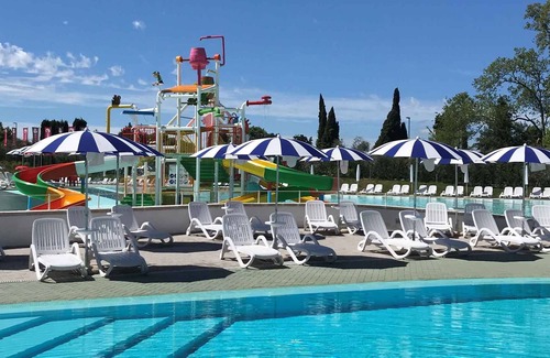 Cisano Apartment | Holiday apartment with outdoor pool and balcony