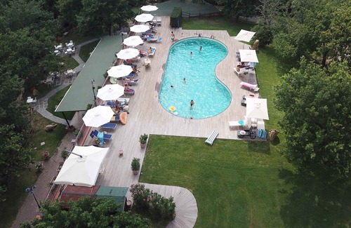 Sorano Apartment | Holiday apartment with outdoor swimming pool, children's pool and table tennis in residence