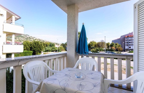 Baska Apartment | Holiday apartment with view of the mountains