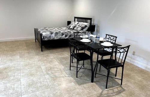 Brentwood Apartment | Holiday at Halliday