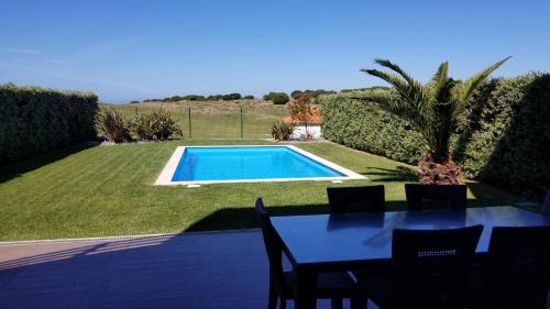 Peniche Villa | Holiday Calm Villa - Beach & Pool